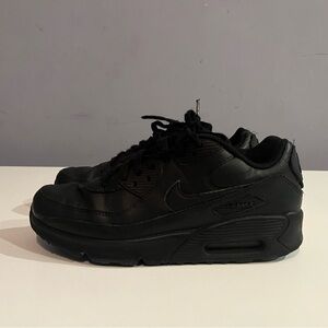 Nike Air Max 90 LTR Grade School Size 5Y Black